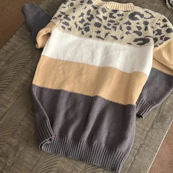 Chicme Women’s Crochet Patchwork V Neck Long Pullover Sweater - Size Small - Picture 7 of 10